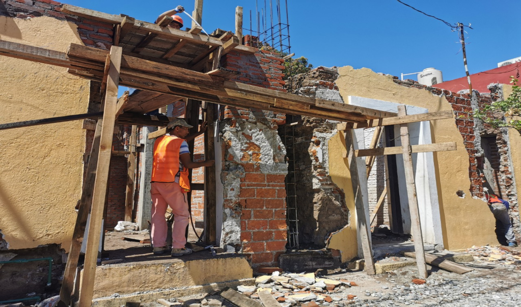 Pandemia no detiene reconstrucción en inmuebles emblemáticos de Juchitán, afectados el 7-S