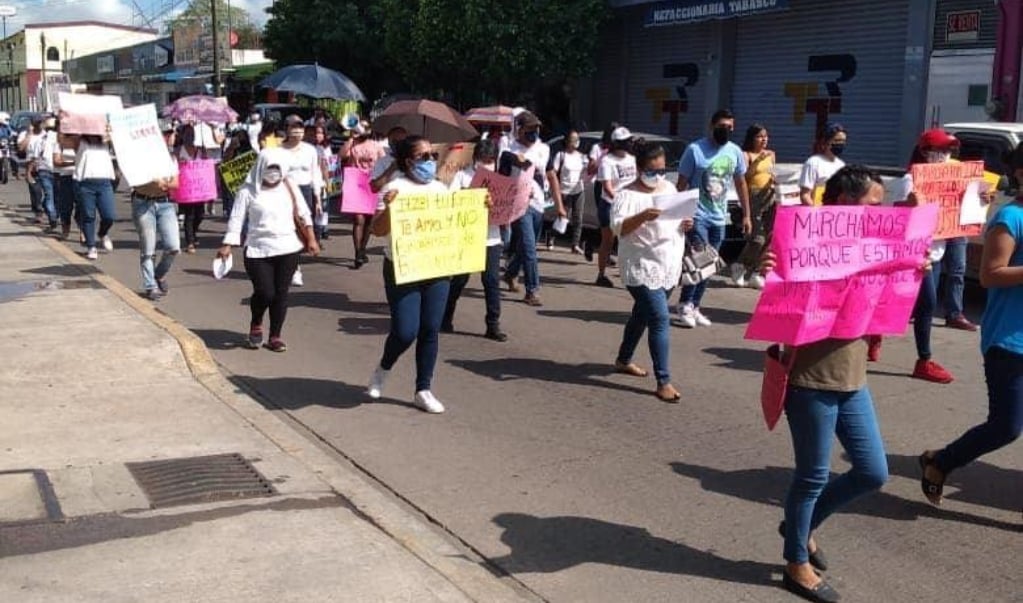 Marchan en Tuxtepec para exigir la aparición con vida de las jóvenes  desaparecidas