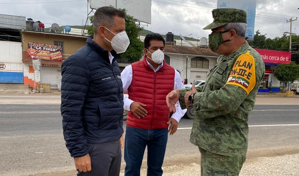 Trasladan a 5 heridos de los Ozolotepec; Murat encabeza brigada en la zona más dañada