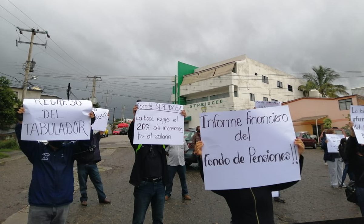 Exigen burócratas transparencia en negociaciones entre su sindicato y el gobierno de Oaxaca