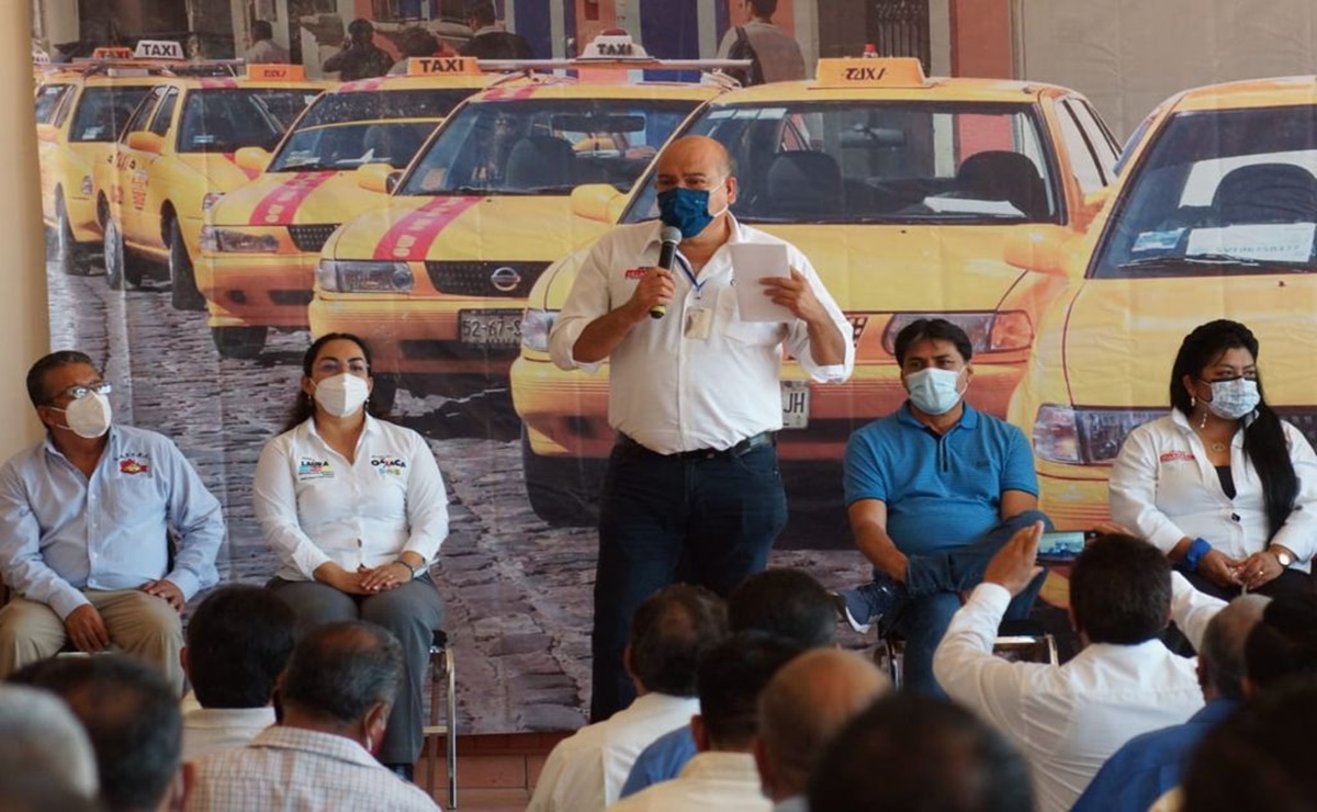 Respaldan taxistas a Javier Villacaña rumbo a la presidencia municipal de Oaxaca de Juárez