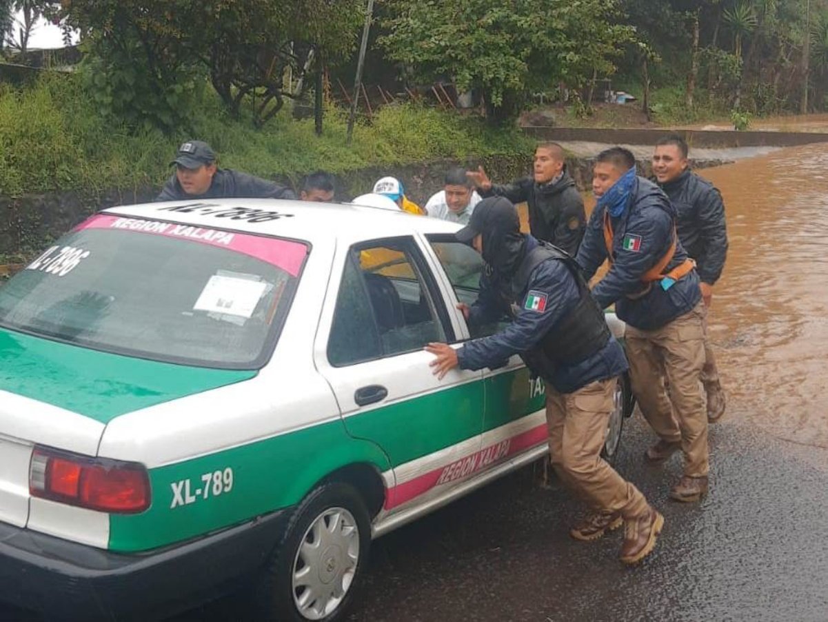 Deja huracán Grace siete muertos, seis de una familia, a su paso por Xalapa, Veracruz