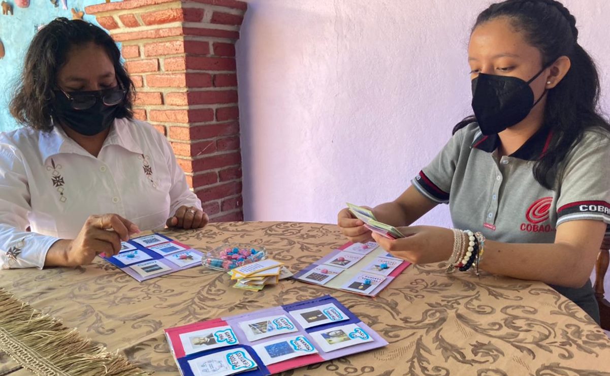 Alumna en Oaxaca crea una lotería con materiales reciclados para aprender conceptos de física