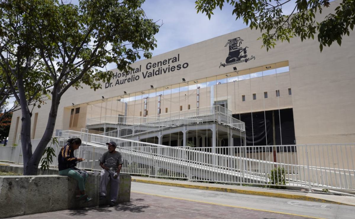 Salud de Oaxaca pide no relajar medidas por semáforo verde; llama a su personal a reintegrarse a labores
