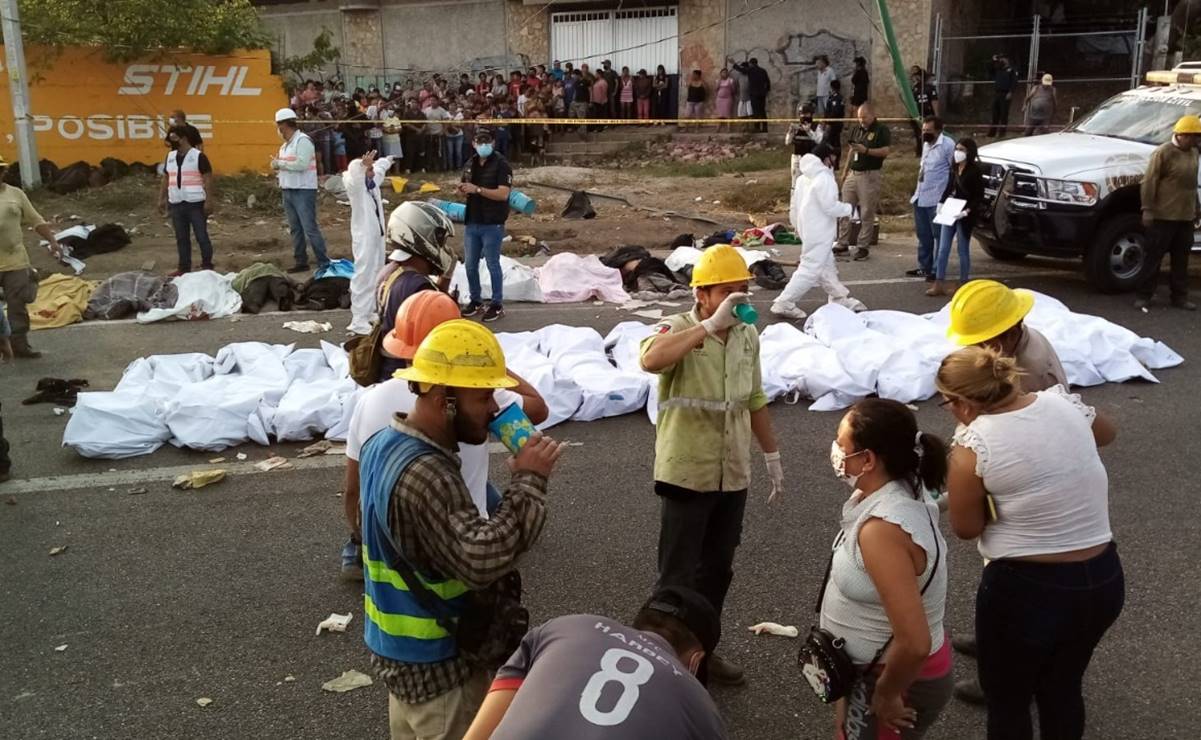 Vuelca tráiler con migrantes en carretera Tuxtla-Chiapa de Corzo; reportan 49 muertos