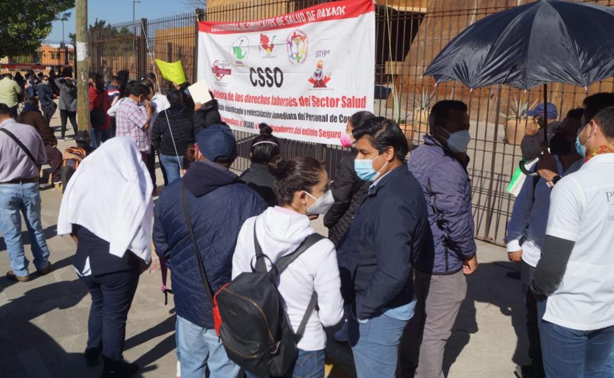 Extrabajadores de Salud de Oaxaca acusan irregularidades y favoritismo en recontratación del Insabi 