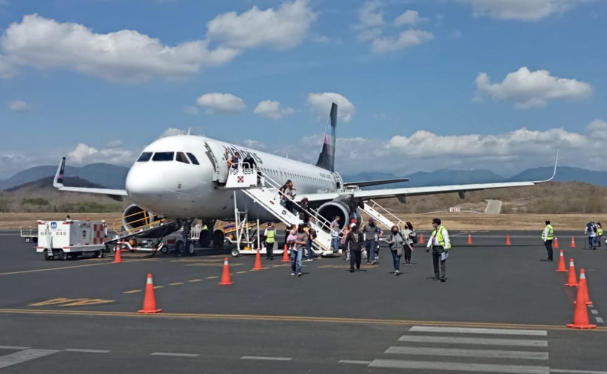 Reactivan ruta aérea internacional que va de Chicago a Huatulco, Oaxaca