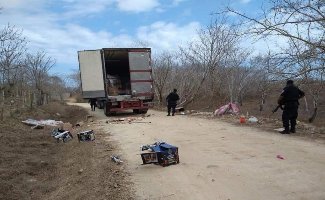 Vinculan a proceso por robo con violencia a tres saqueadores de trailer de Chedraui en Pochutla