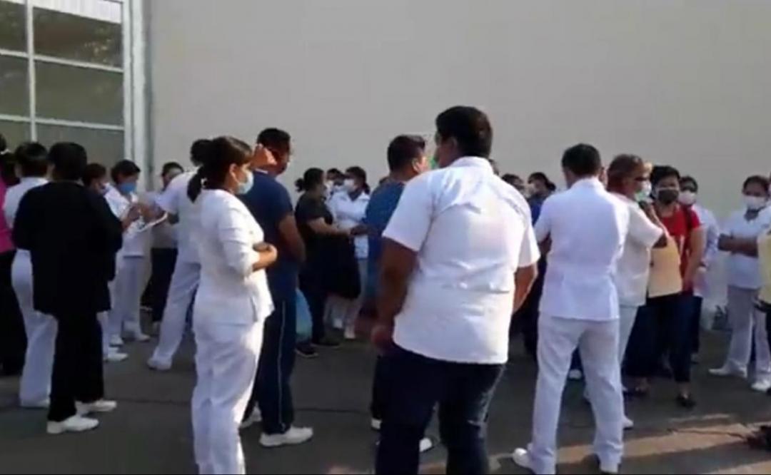 Protesta personal del hospital de Tuxtepec por falta de equipo de protección