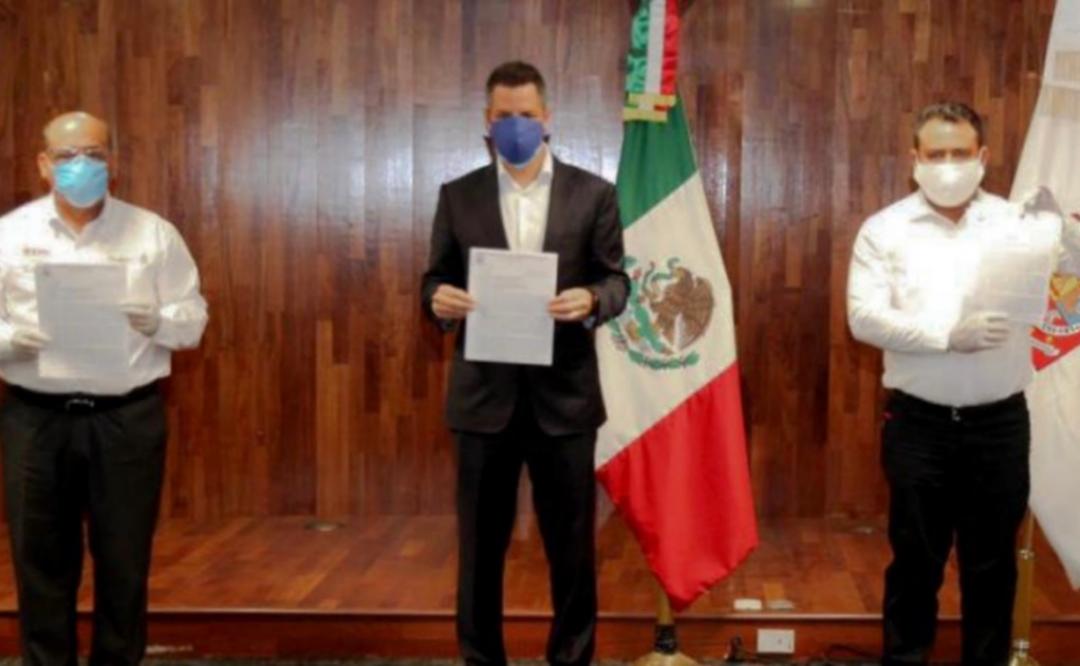 Sección 22 de SNTE entrega de pliego petitorio a gobernador de Oaxaca