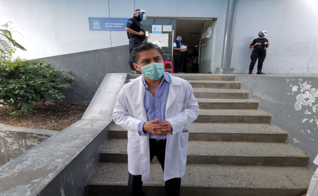 Trabajadores del ISSSTE exigen la renuncia del director del Hospital Presidente Juárez, por crisis de Covid