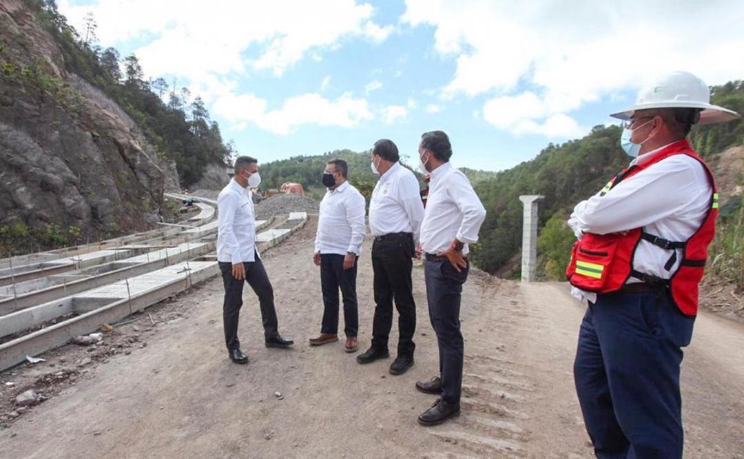 Supervisa Murat trabajos de autopista Mitla-Tehuantepec; estiman concluirla en dos años