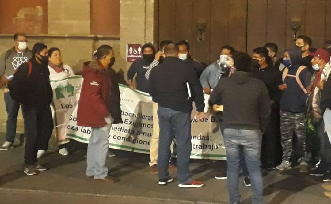 Maestros del Conalep de Oaxaca y otros 23 estados protestan en Palacio Nacional