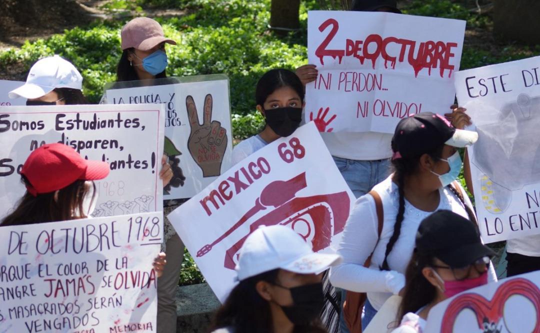 Con marchas y bloqueos, jóvenes de Oaxaca conmemoran matanza estudiantil del 2 de octubre del 68