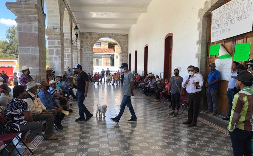 Tras mesa de diálogo con Segego, trabajadores de Tezoatlán liberan a edil retenida casi 5 días