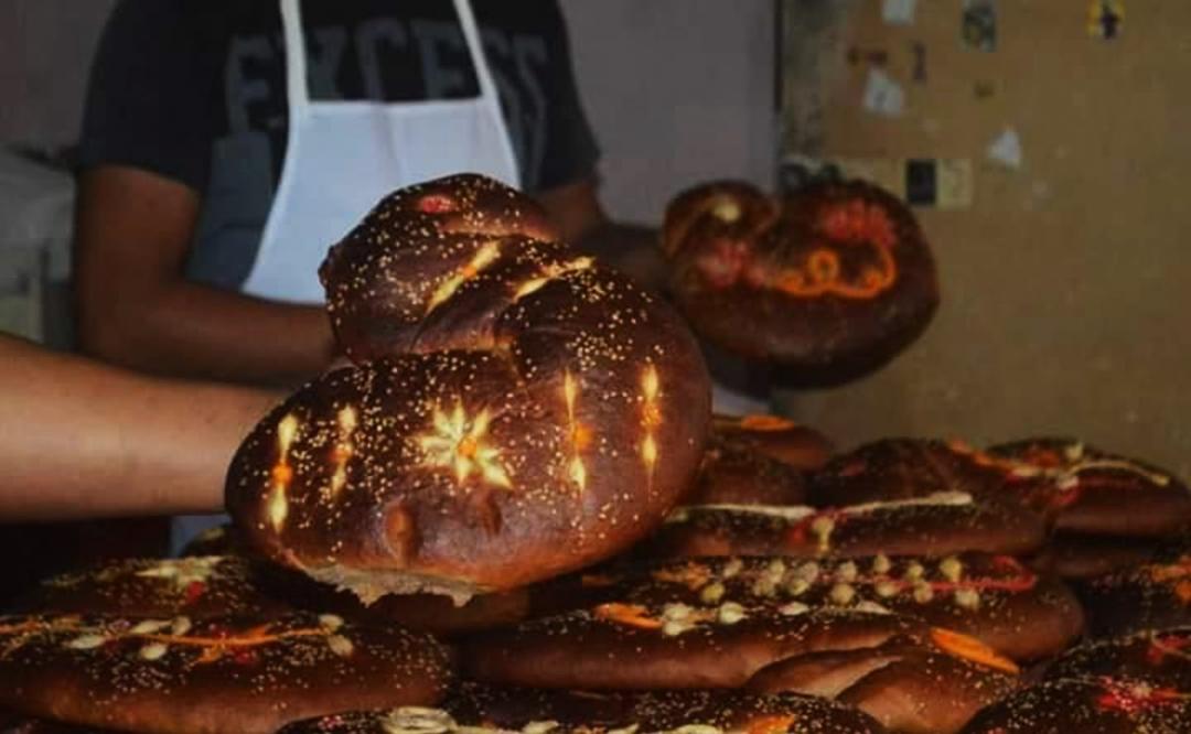 Con forma de sirena y de levadura fresca, así son los panes de muerto de la Cuenca y la Sierra Sur de Oaxaca