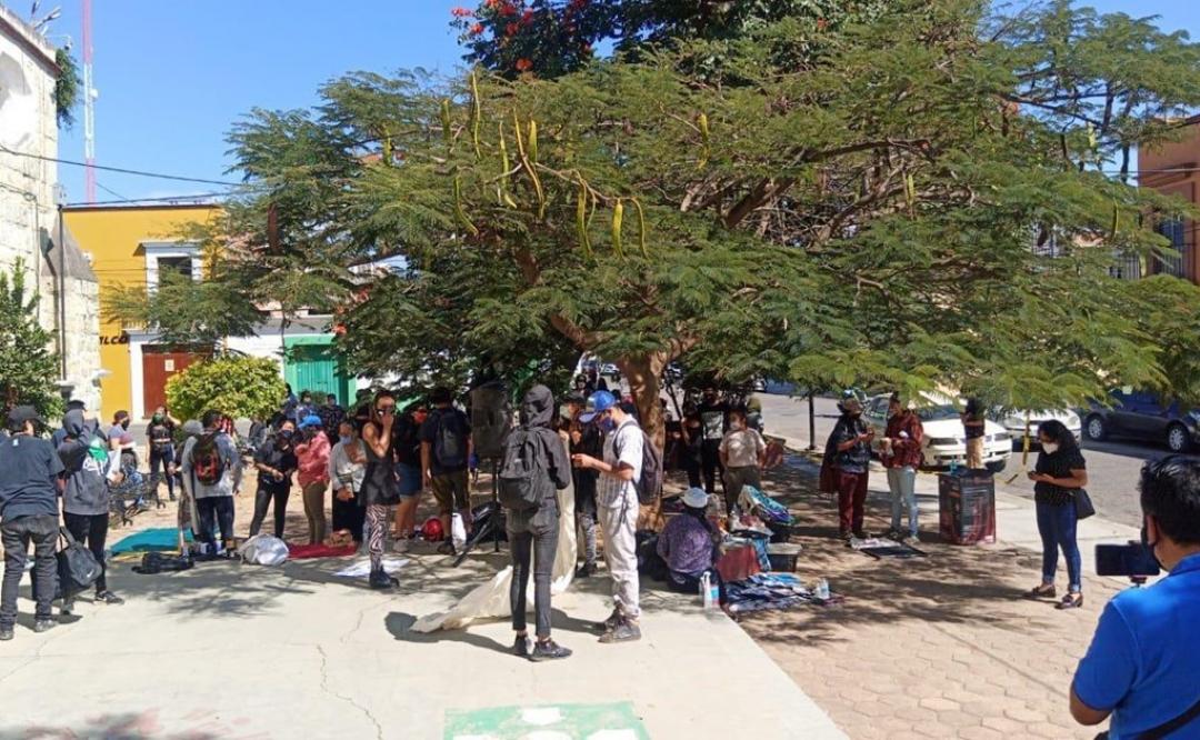 Reactivan tianguis autogestivo y disidente tras desalojo y exigen freno a la represión del municipio