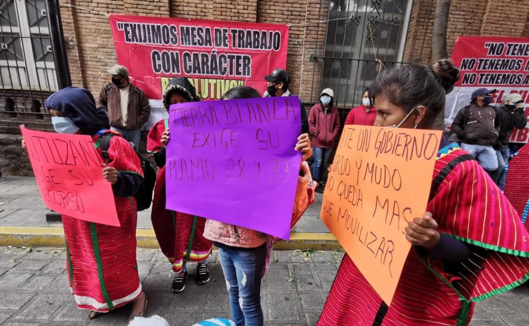 Con bloqueo en Casa Oficial de Oaxaca, comunidades triquis exigen entrega de recursos federales