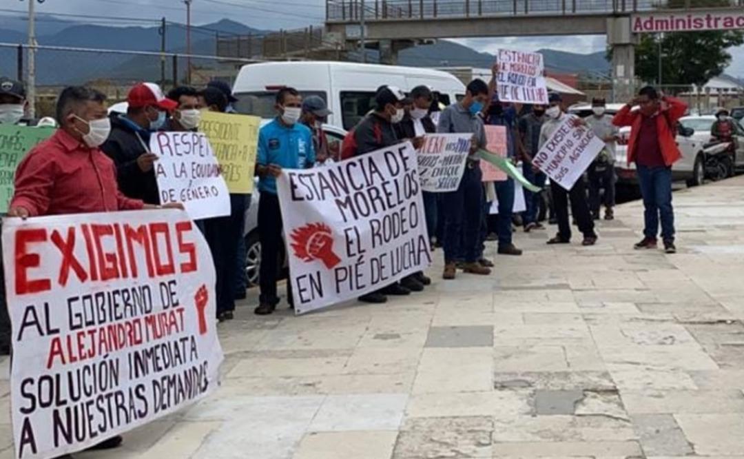 Exigen a edil de Santiago Atitlán entrega de recursos federales; denuncian violencia política contra regidoras