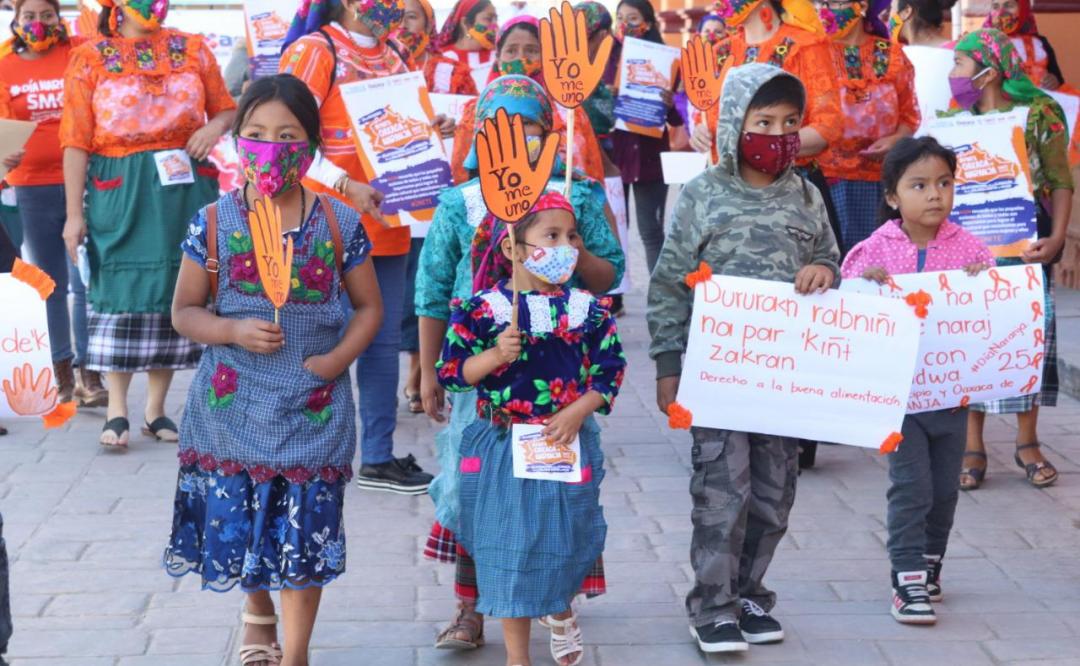 Realizan Quialana, comunidad zapoteca, caminata contra la violencia hacia las mujeres