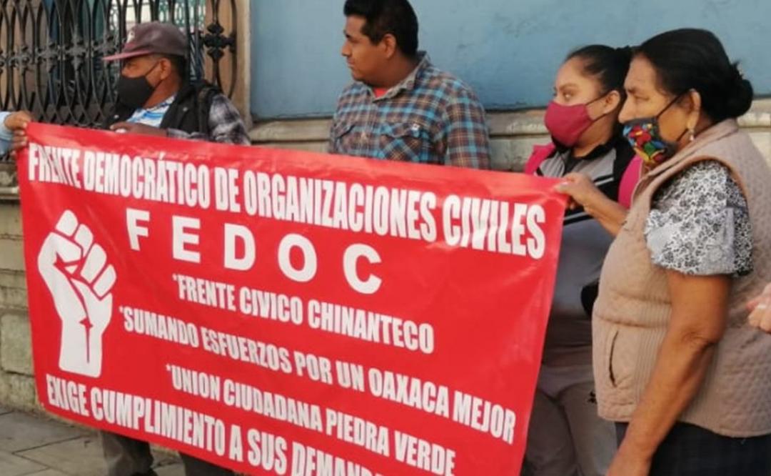 Protestan organizaciones civiles en Casa de Gobierno de Oaxaca, exigen apoyos para viviendas
