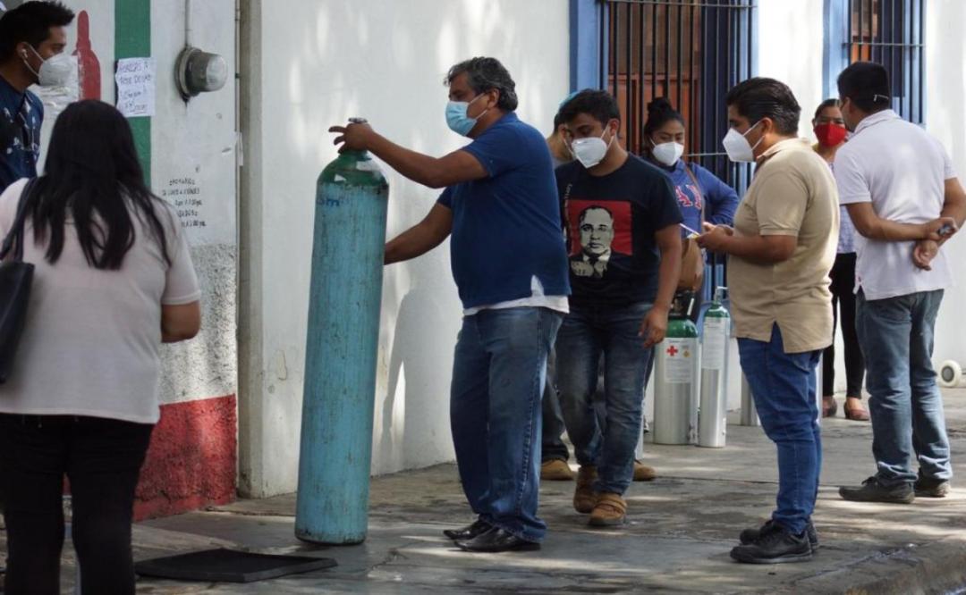 Reportan filas en Oaxaca de Juárez para adquirir oxígeno; 9 de cada 10 enfrentan Covid en casa