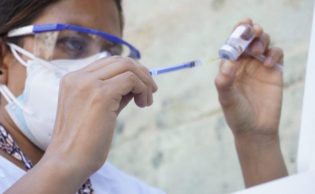 Lo que sabemos sobre la vacunación contra Covid-19 de adultos mayores en Oaxaca