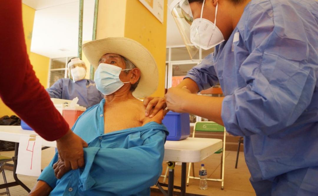 En Oaxaca han aplicado 23 mil 141 vacunas antiCovid a ancianos de la Cuenca y la Cañada; sigue el Istmo