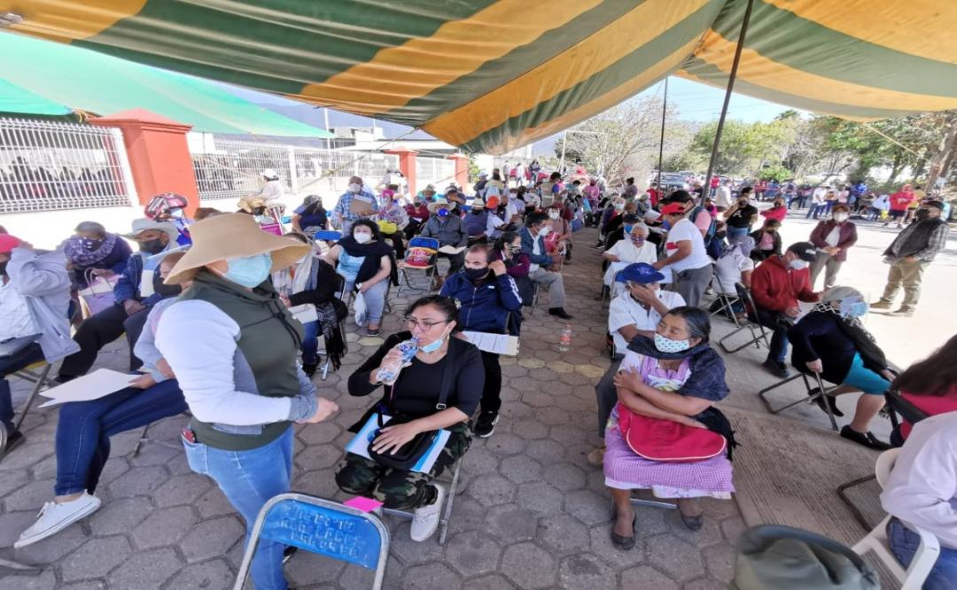 Llegan a Oaxaca más de 58 mil vacunas antiCovid Pfizer y Sinovac; se aplicarán en Valles Centrales