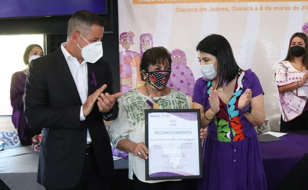 Familiares de víctimas de feminicidio en Oaxaca proponen a Murat cambios con perspectiva de género