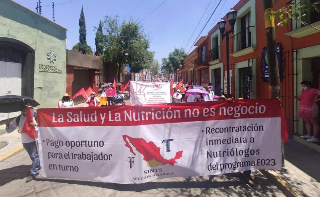Oaxaca transita a semáforo verde de Covid-19 y se desborda de protestas en la capital y las regiones