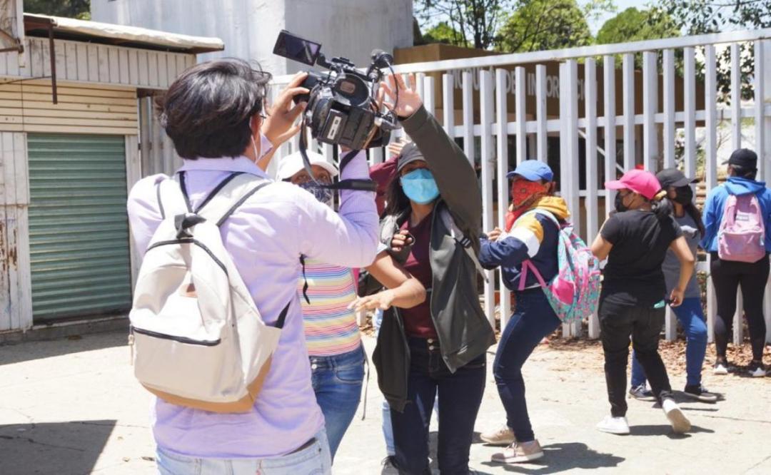 Tras agresión, asociaciones de periodistas de Oaxaca y Veracruz exigen seguridad a Murat y AMLO