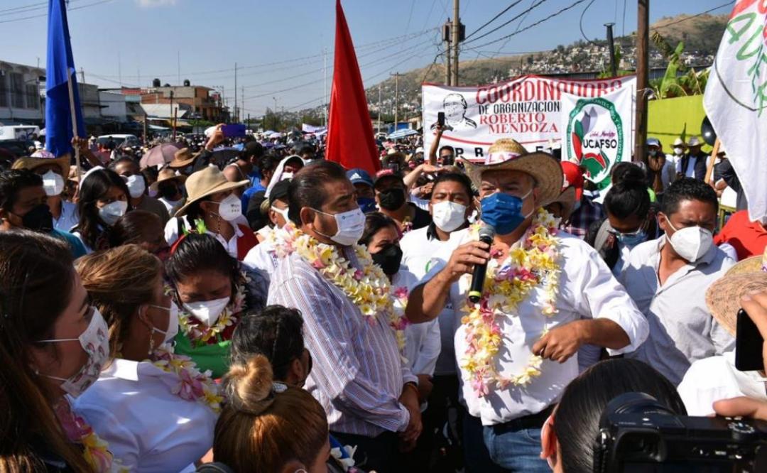 Villacaña, candidato a edil de Oaxaca de Juárez, promete a comerciantes de la Central de Abasto eliminar cobro de derechos