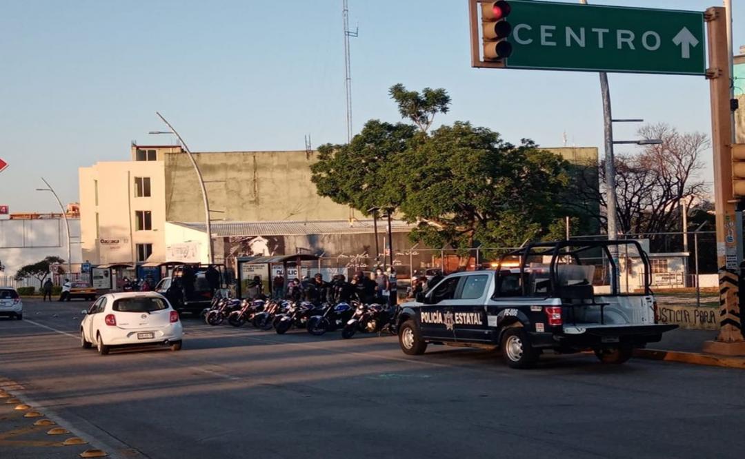 Tras operativo para recuperar 16 unidades de transporte público, normalistas de Oaxaca acusan represión