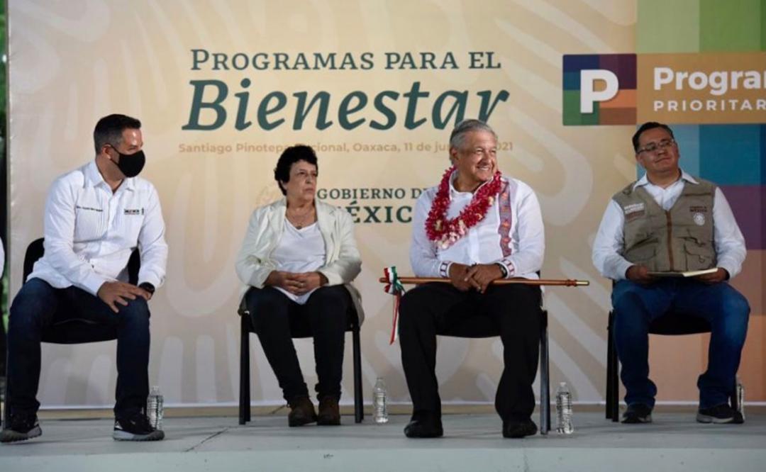 López Obrador y Murat Hinojosa evalúan programas de desarrollo y bienestar en Oaxaca