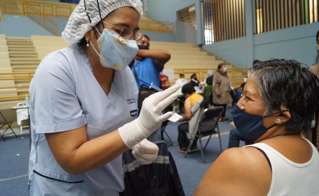 Aplican 20 mil 168 dosis de vacuna antiCovid en la ciudad de Oaxaca; suman 47 mil 641 casos en la entidad