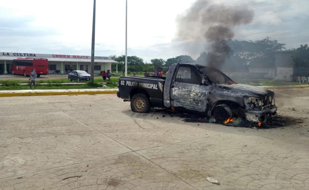 Inconformes con elección en San Dionisio del Mar, comunidad ikoots de Oaxaca, queman una patrulla