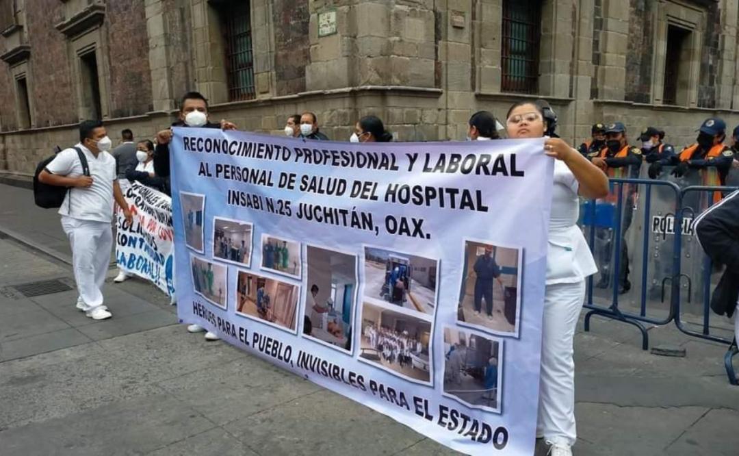 Personal médico que combatió el Covid-19 en Oaxaca exige audiencia con AMLO, tras quedar sin empleo