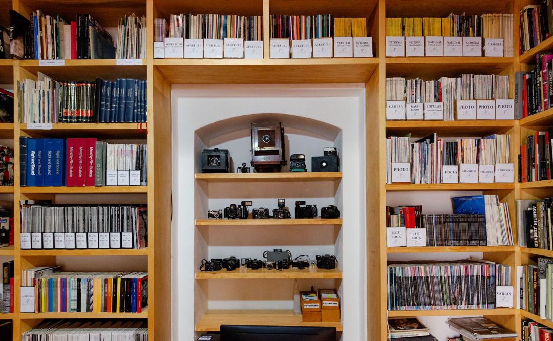 Biblioteca de Toledo, con 8 mil libros sobre foto, regresa al Centro Fotográfico Manuel Álvarez Bravo