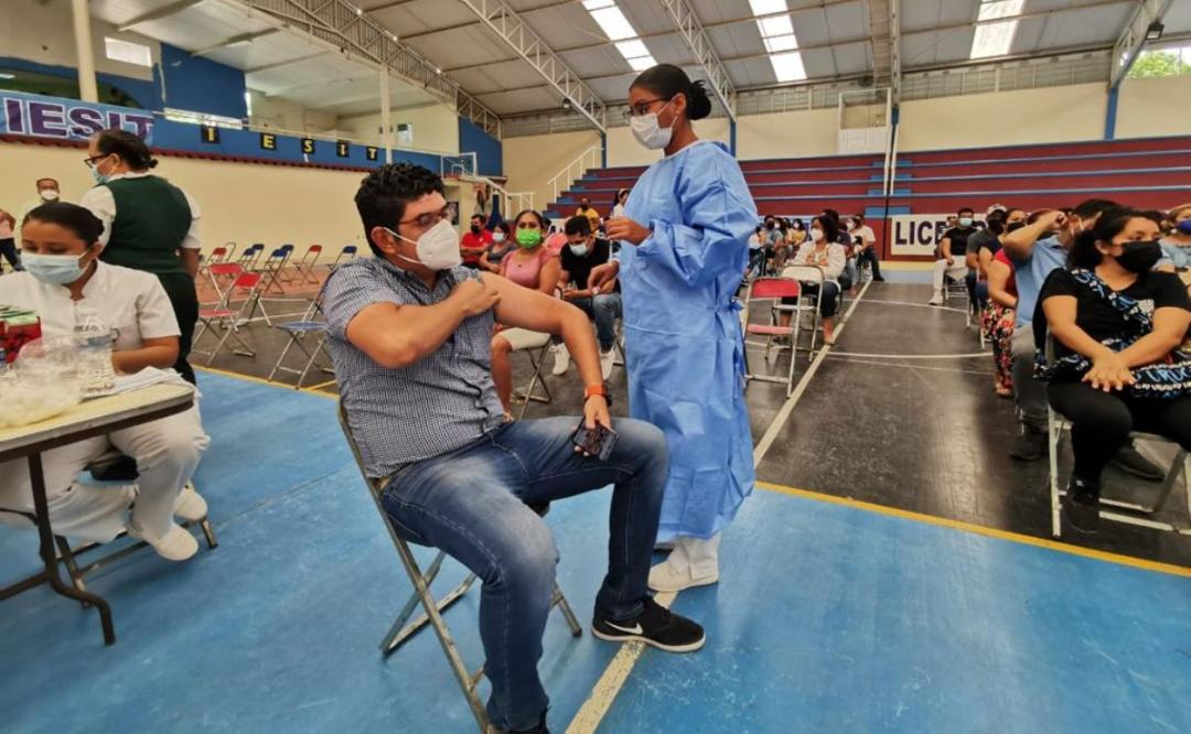 Vacunación contra Covid-19 en Juchitán: Una lucha por vencer al miedo en el reino zapoteca