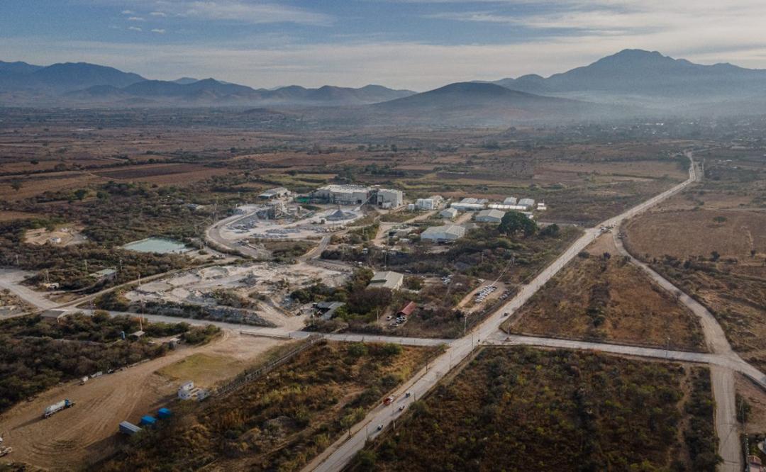 Minera presenta recurso de revisión ante Semarnat por negativa de permiso ambiental para complejo en Oaxaca