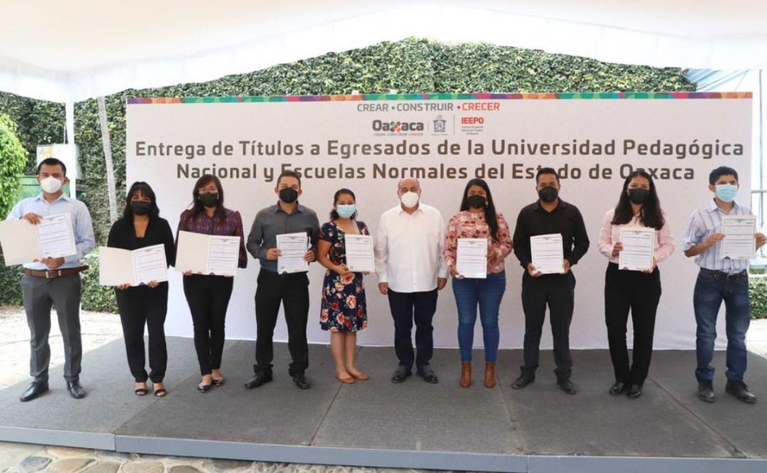 Oaxaca se convierte en la primera entidad del país en entregar Títulos Profesionales Electrónicos a egresados de normales