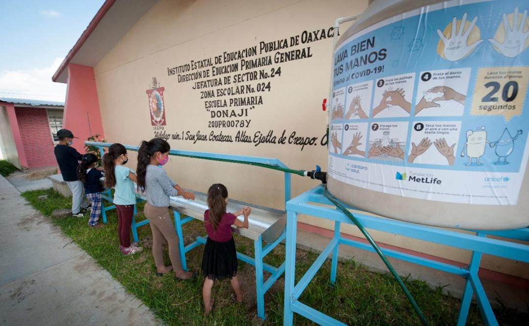 Por regreso a clases, instala Unicef 100 estaciones de lavado de manos en 78 escuelas de Oaxaca