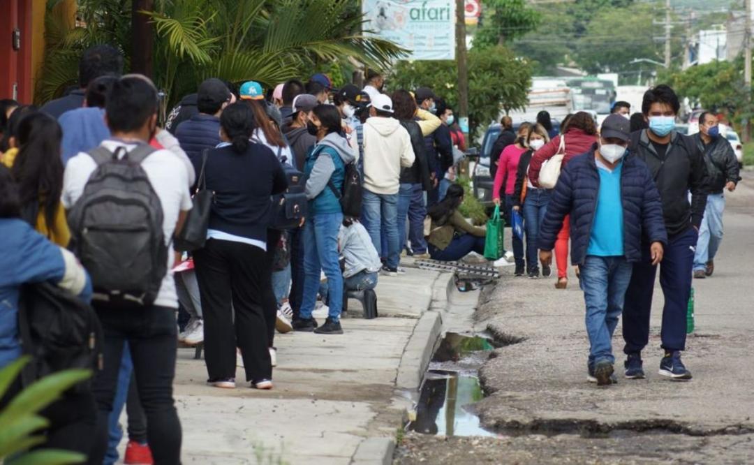 Responden miles a llamado para vacunación emergente contra Covid-19 en la ciudad de Oaxaca