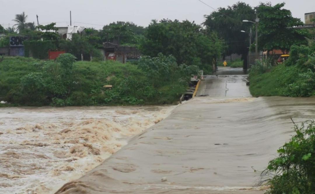 Lluvias inundan municipios del Istmo de Oaxaca; instalan refugios por riesgo de desborde de ríos