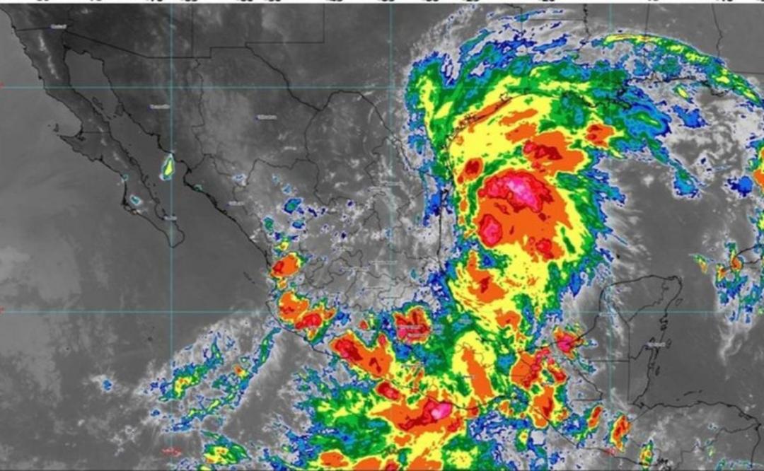 Oaxaca es golpeada por dos frentes, norte y sur; seguirán lluvias intensas por Nicholas y onda tropical 29