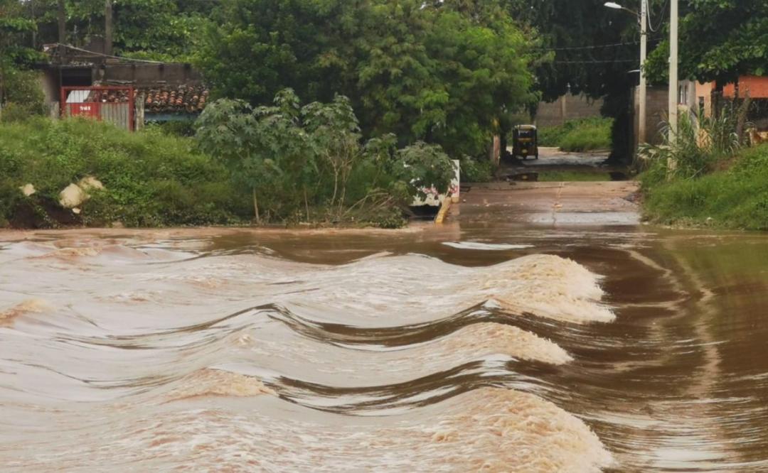 Inundaciones dejan daños en viviendas, cultivos, caminos y puentes de 17 municipios de Oaxaca