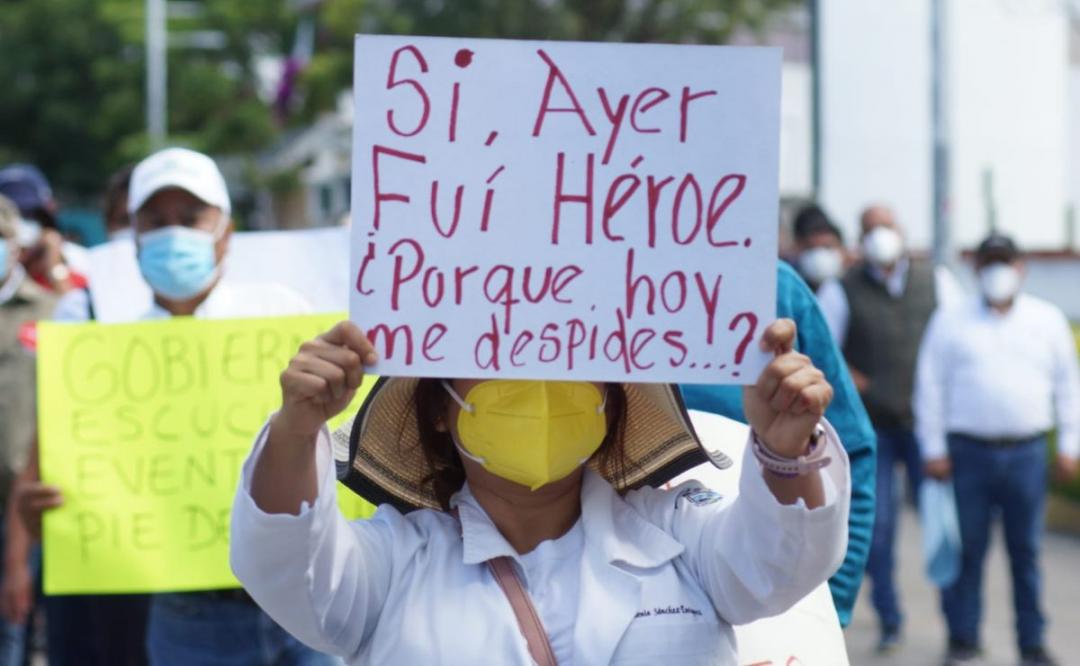 Marcha Coordinadora de Sindicatos de Salud en Oaxaca; instalan plantón en Casa Oficial