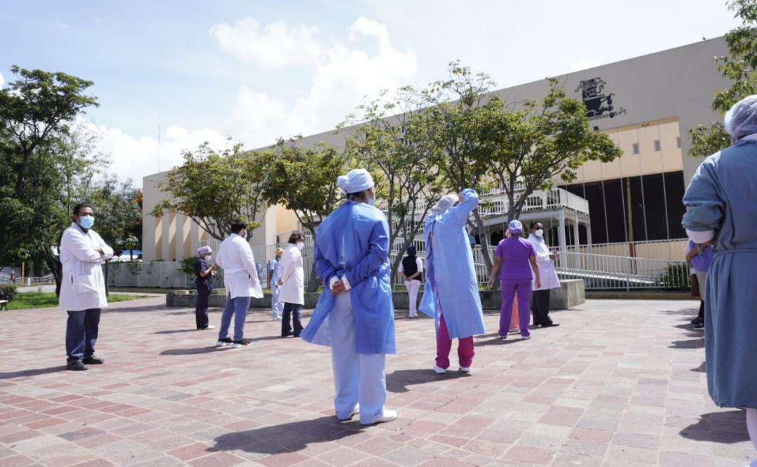 Tras despido de empleados, personal médico de Hospital Civil de Oaxaca no se da abasto