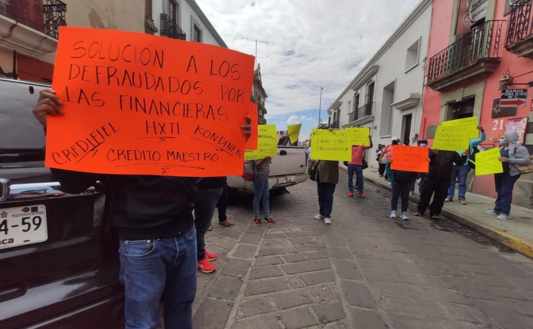 Van 500 denuncias de maestros ante fiscalía de Oaxaca contra 10 financieras fraudulentas